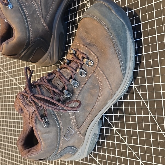 11.5 2E New Balance Hiking Boot Shoes EUC  MW978GT - Picture 5 of 12